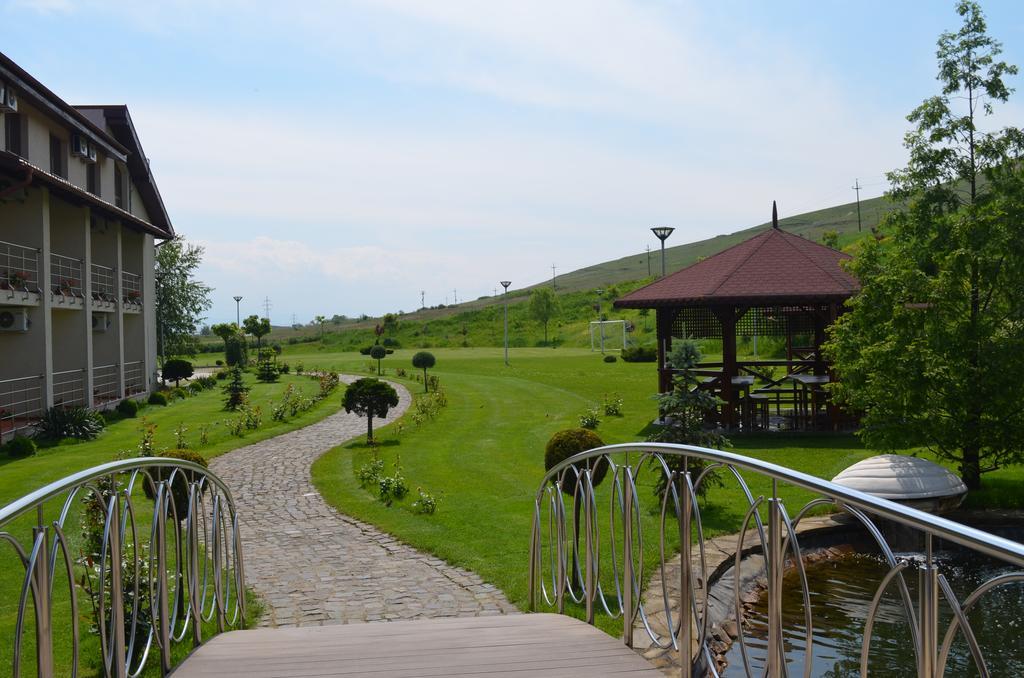 Hotel Astoria Alba Iulia Esterno foto
