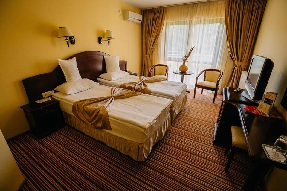 Hotel Astoria Alba Iulia Esterno foto